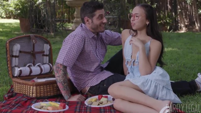 Эта парочка точно не зря на пикник сходила - #1