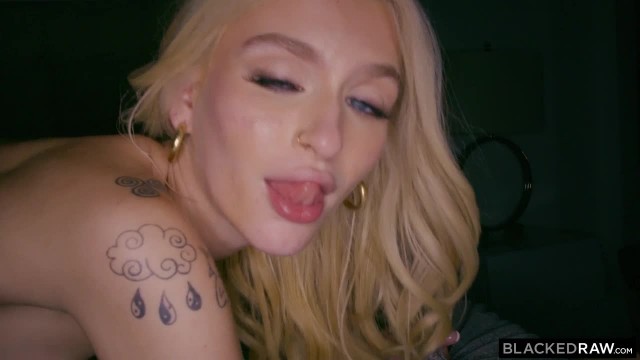 Влажная розовая киска достойна огромного африканского члена внутри - #8