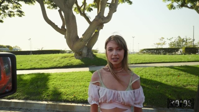 Хорошенькая провинциальная малышка для крутого секса без обязательств - #1