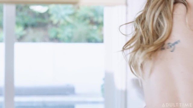 Трепетно лизать ароматные пилотки всегда очень приятно