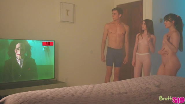 Они тут не хоррор собрались смотреть, а секс втроём устраивать - #2